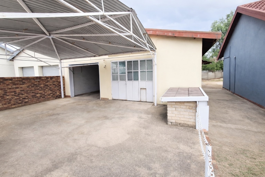 3 Bedroom Property for Sale in Roodia Free State